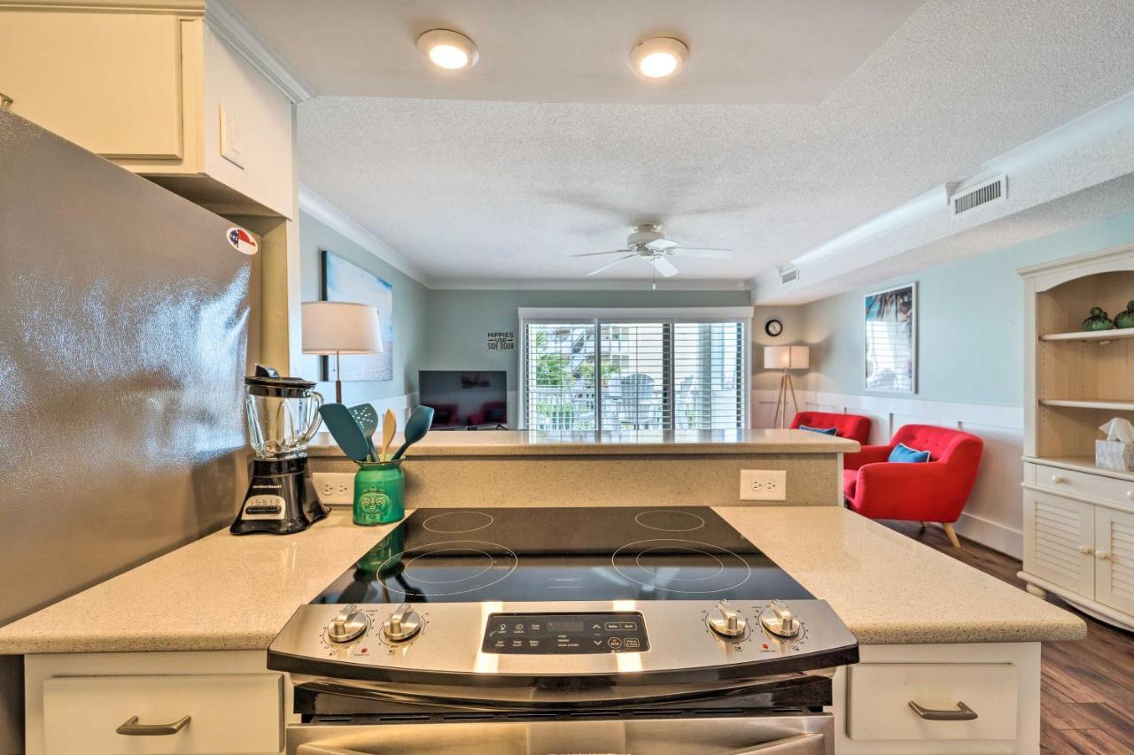 Bright Carolina Beach Condo - Walk To Shore! 외부 사진