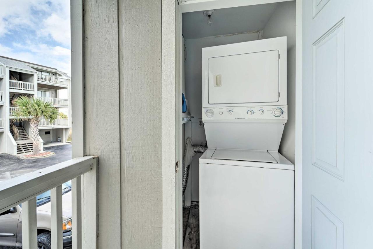 Bright Carolina Beach Condo - Walk To Shore! 외부 사진