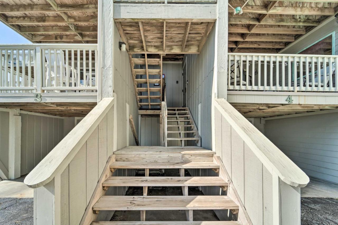 Bright Carolina Beach Condo - Walk To Shore! 외부 사진