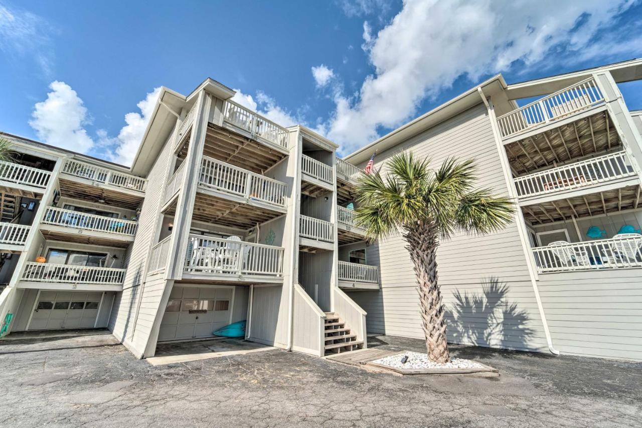 Bright Carolina Beach Condo - Walk To Shore! 외부 사진
