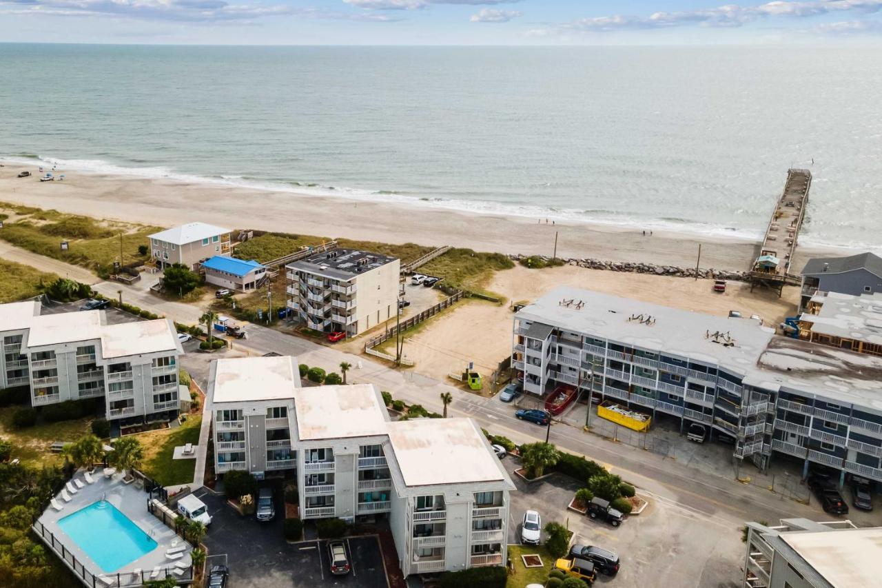 Bright Carolina Beach Condo - Walk To Shore! 외부 사진