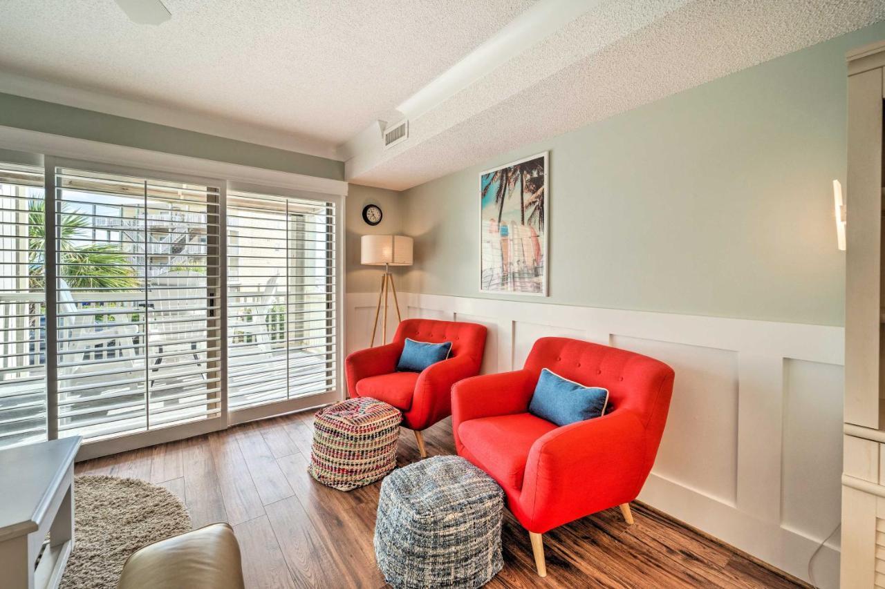 Bright Carolina Beach Condo - Walk To Shore! 외부 사진